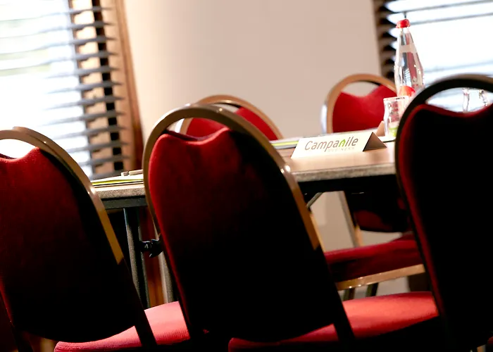Greet Hotel Versailles - Voisins Le Bretonneux