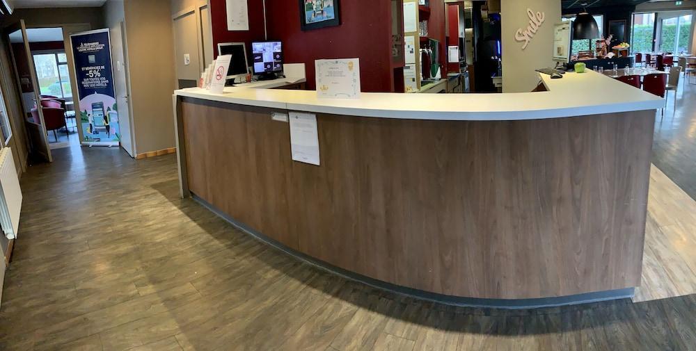 Greet Versailles - Le Bretonneux Hotel Voisins-le-Bretonneux